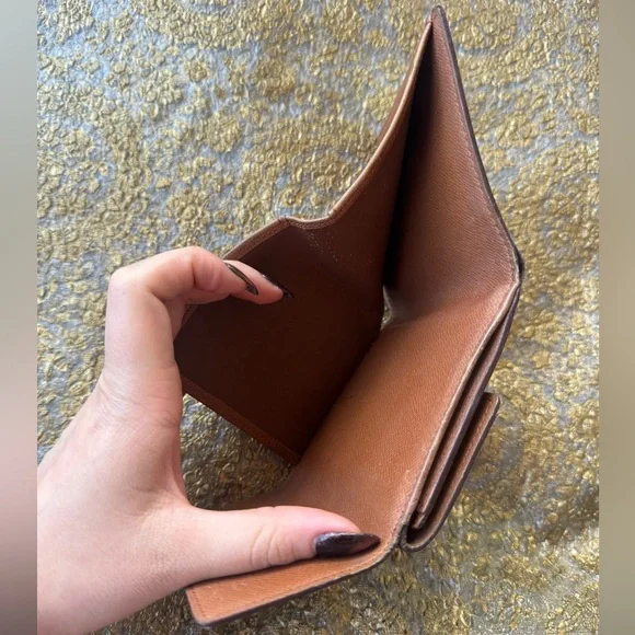 Louis Vuitton Elise Wallet - Picture 9 of 12